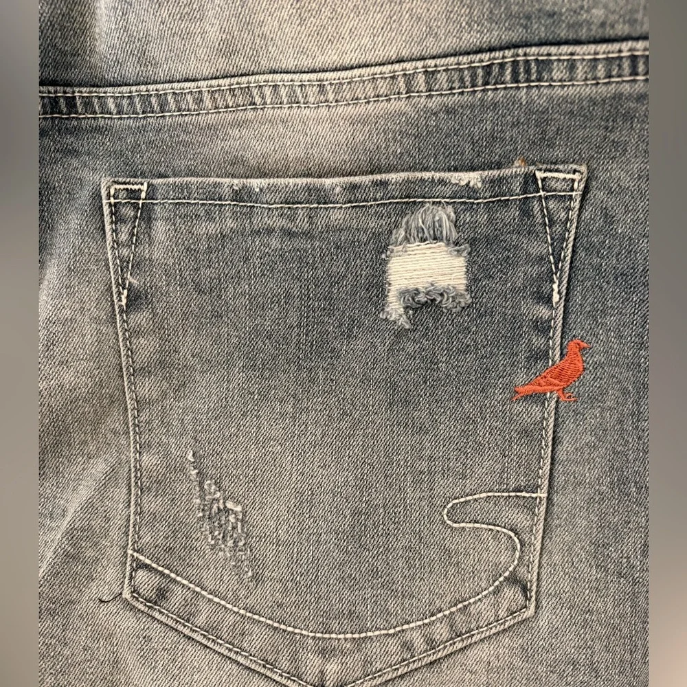 Staple Pigeon Embroidered Denim 32 Shorts Light Stone Wash Floral Distressed NWT - Picture 8 of 11